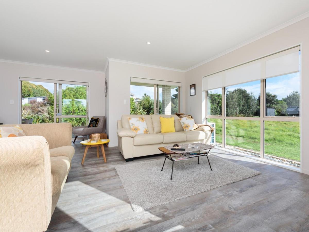 Modern Beach Break - Waihi Beach Holiday Home Bagian luar foto
