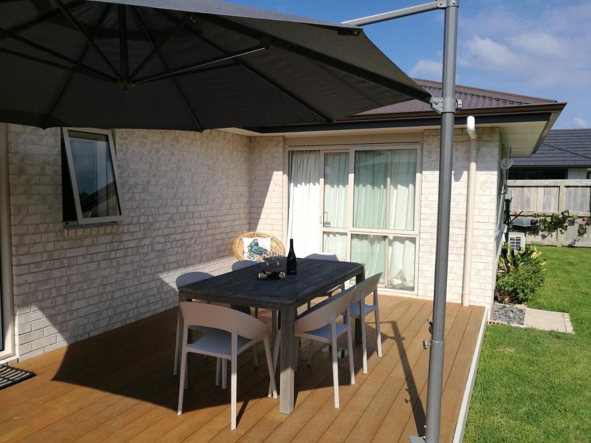 Modern Beach Break - Waihi Beach Holiday Home Bagian luar foto